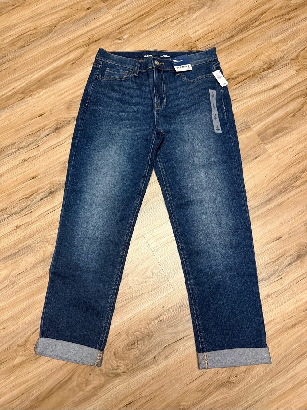 Women’s Old Navy mid rise Wow Boyfriend Ankle Jeans